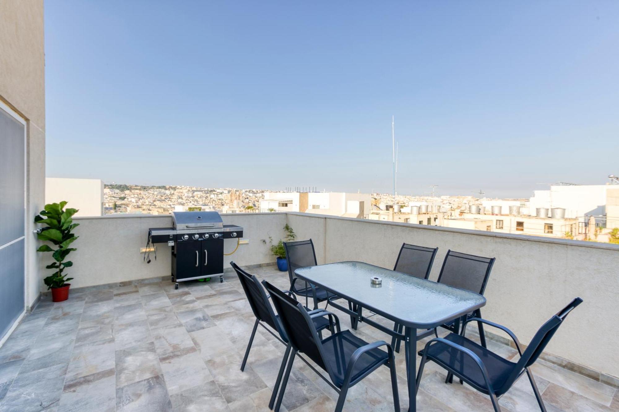 Annitchka Mansions - Penthouse In Central Malta ビルキルカラ エクステリア 写真