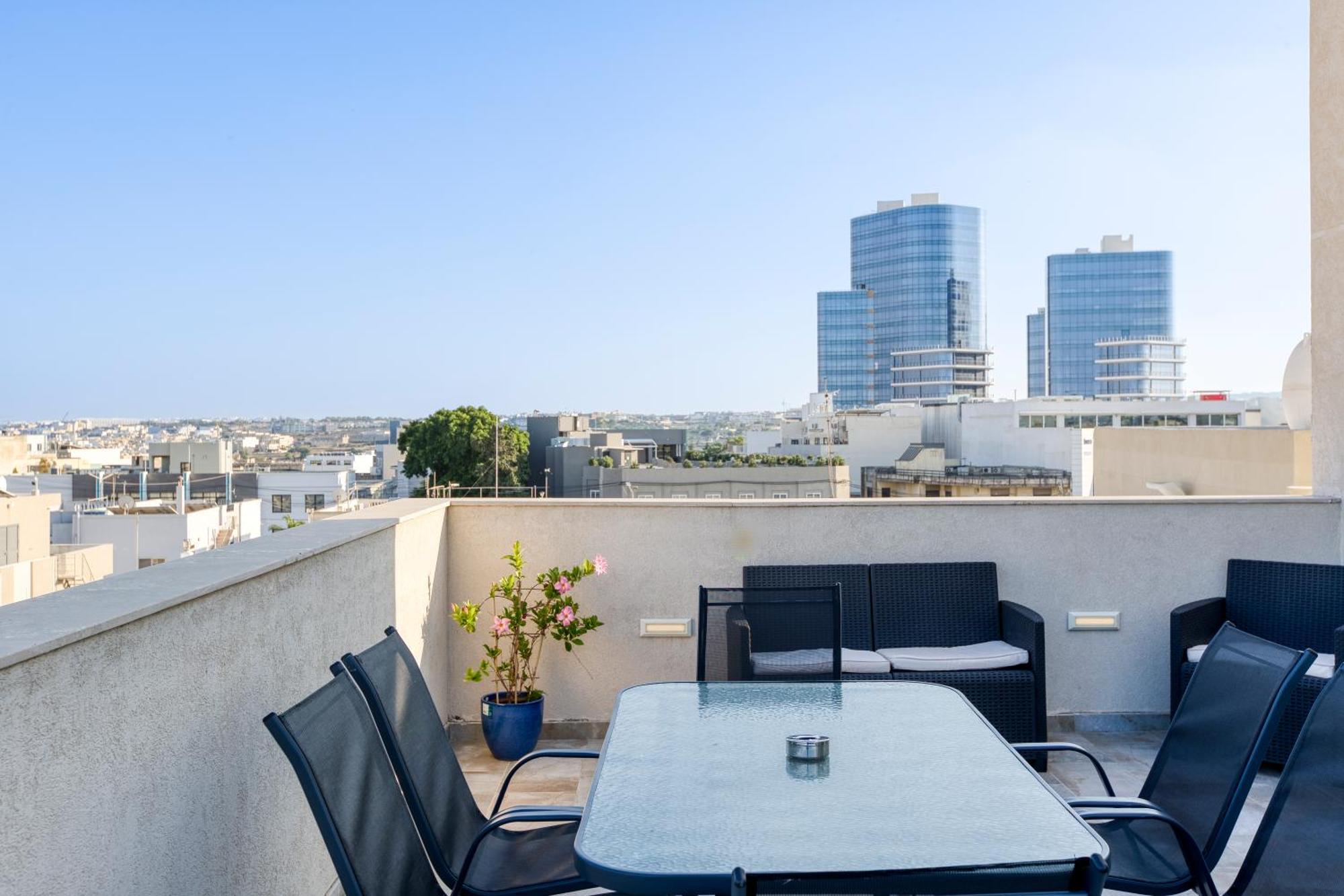Annitchka Mansions - Penthouse In Central Malta ビルキルカラ エクステリア 写真