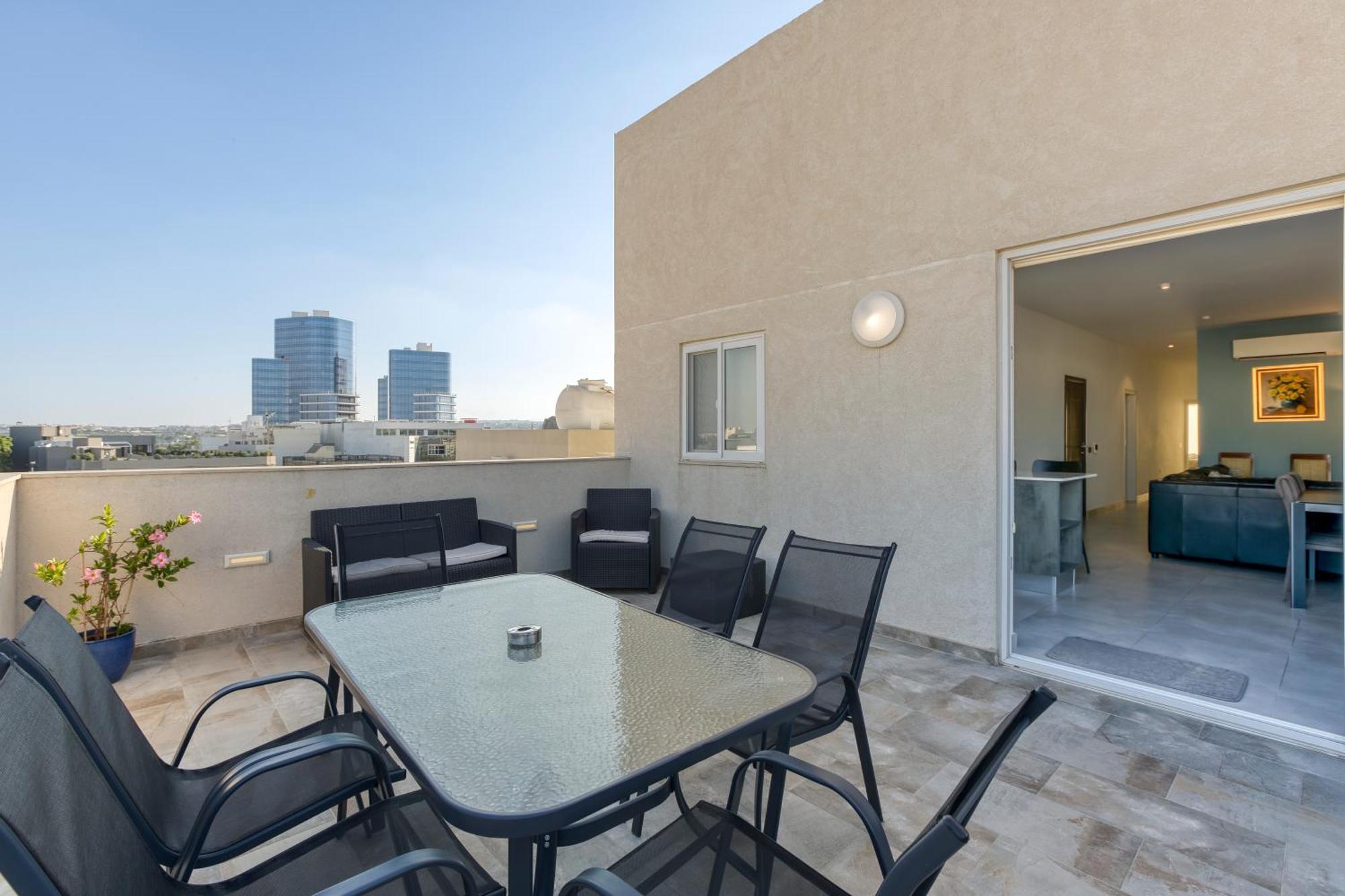 Annitchka Mansions - Penthouse In Central Malta ビルキルカラ エクステリア 写真