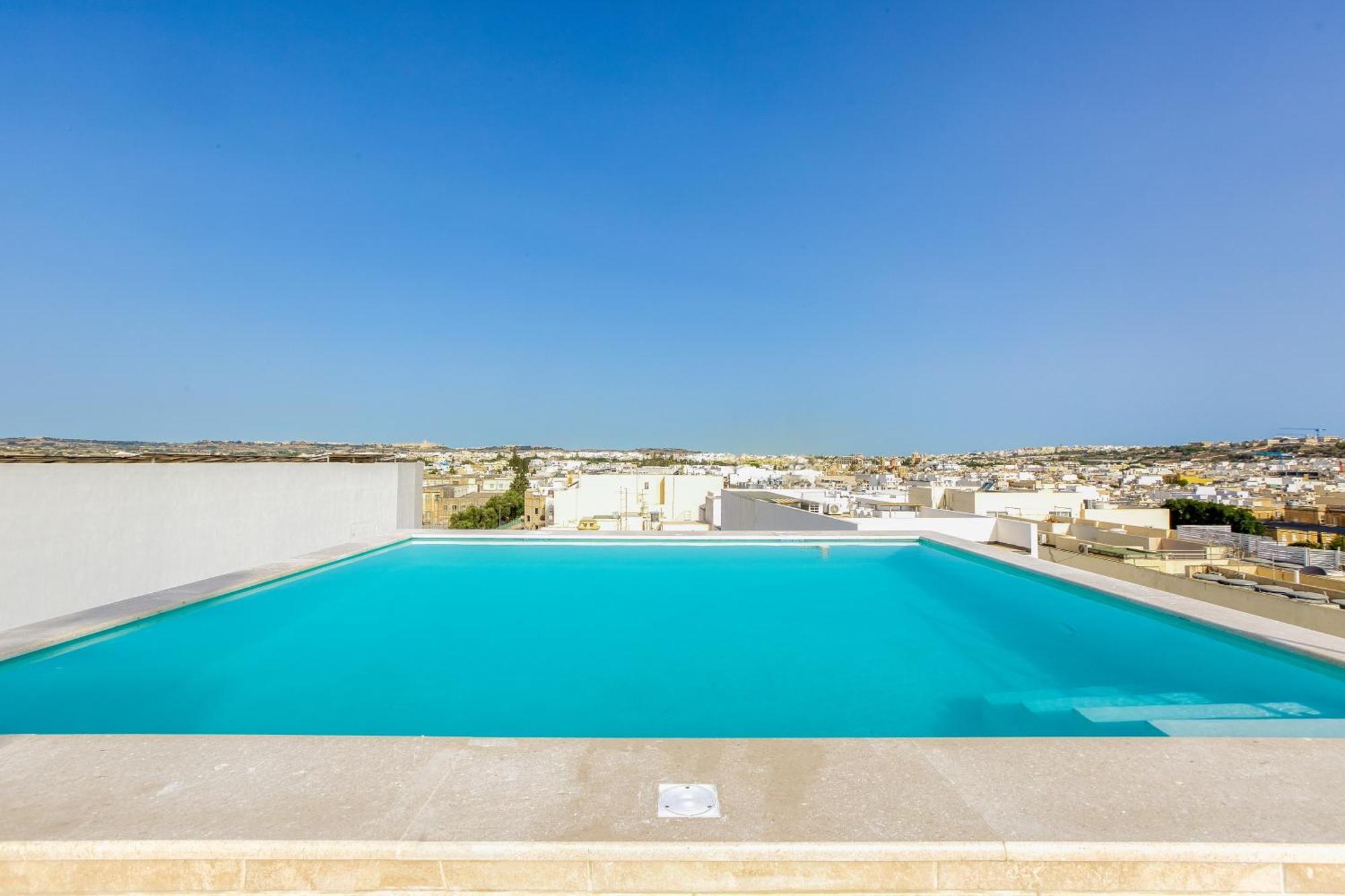Annitchka Mansions - Penthouse In Central Malta ビルキルカラ エクステリア 写真